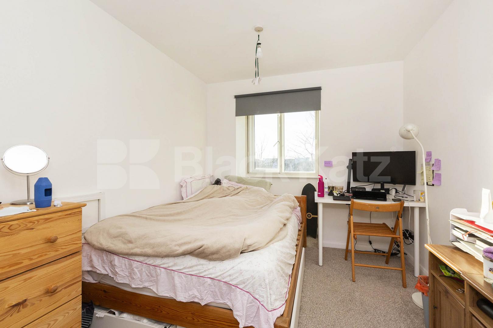 Large two bed apartment located within easy access to Kings Cross & Islington Bunning Way , Caledonian Road